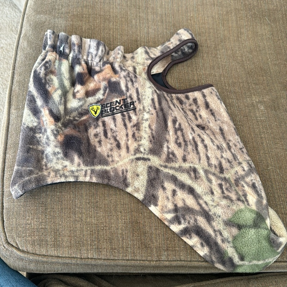 Scent blocker face mask